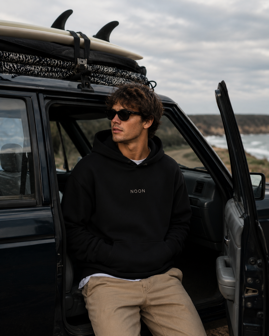 SUDADERA CON CAPUCHA - ESSENTIAL